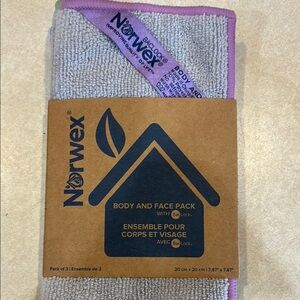 Norwex Gray and Purple Body and Face Cloths